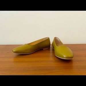 Anne Thomas Ménerbes khaki flat